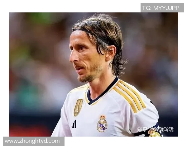 从踢球晚到成名早 他如何逆袭成为足球界传奇球星