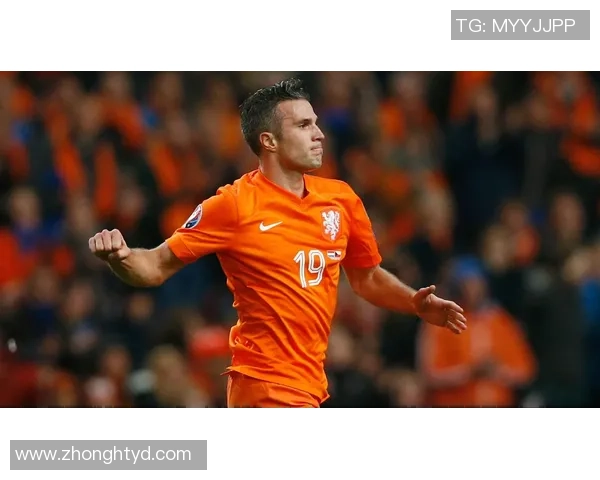 《范佩西：从荷兰小将到世界足坛传奇的成长与奋斗》